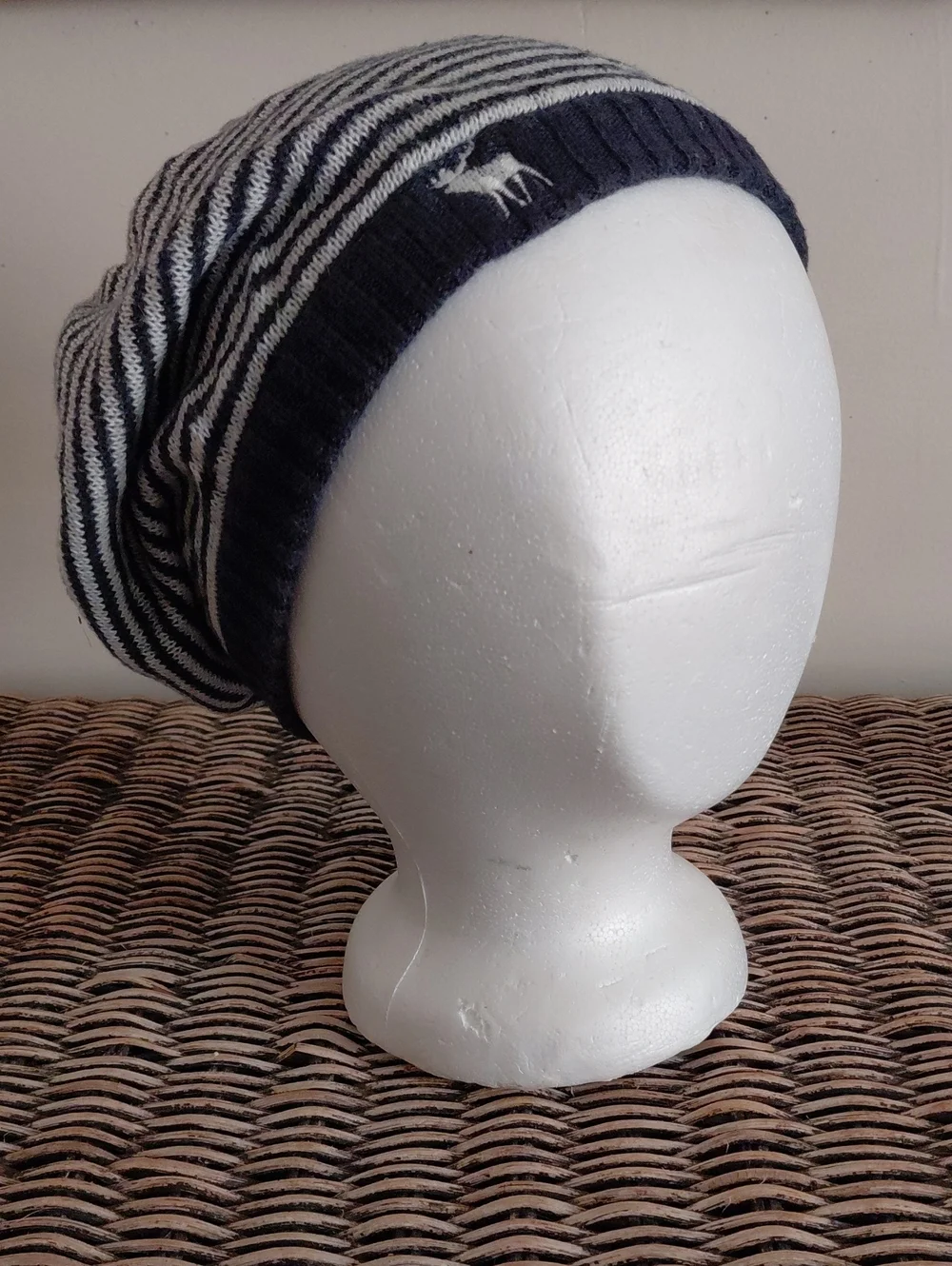 Vintage Abercrombie & Fitch Navy/White Striped Slouch Beanie